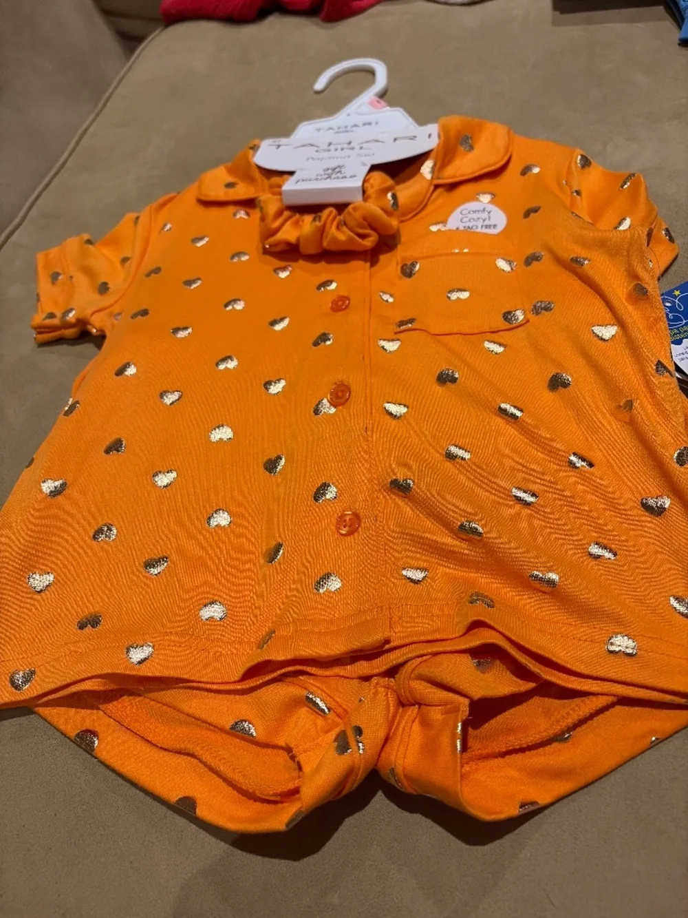 Tahari Girl 2 Piece PJ Set with bonus Size 4T